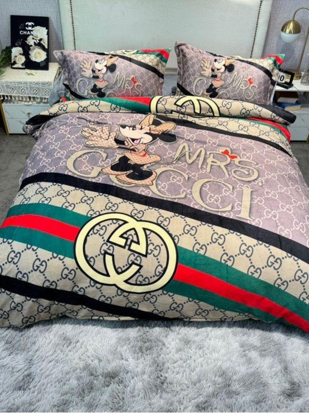 Minnie Mouse Patterned Comforter Set in Gray, Green & Red 4 piece set Queen